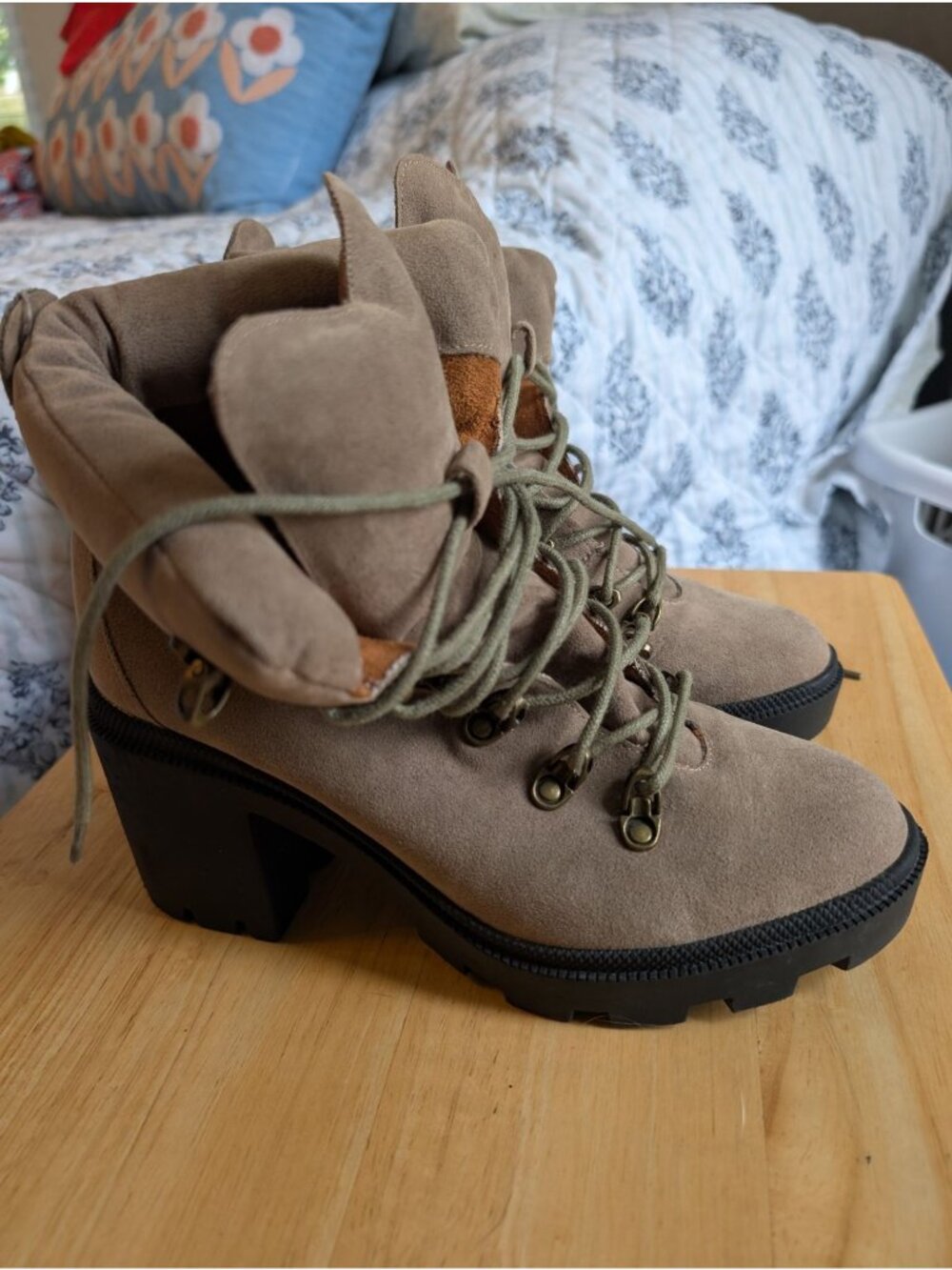 Women's Beast Fashion Ramona Taupe Boots Size 7.5 Faux-suede Combat Style Grunge